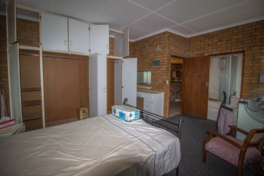 4 Bedroom Property for Sale in Kleinbaai Western Cape